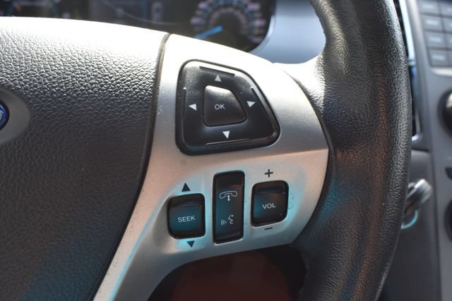 Used 2017 Ford Taurus SEL FWD image 24