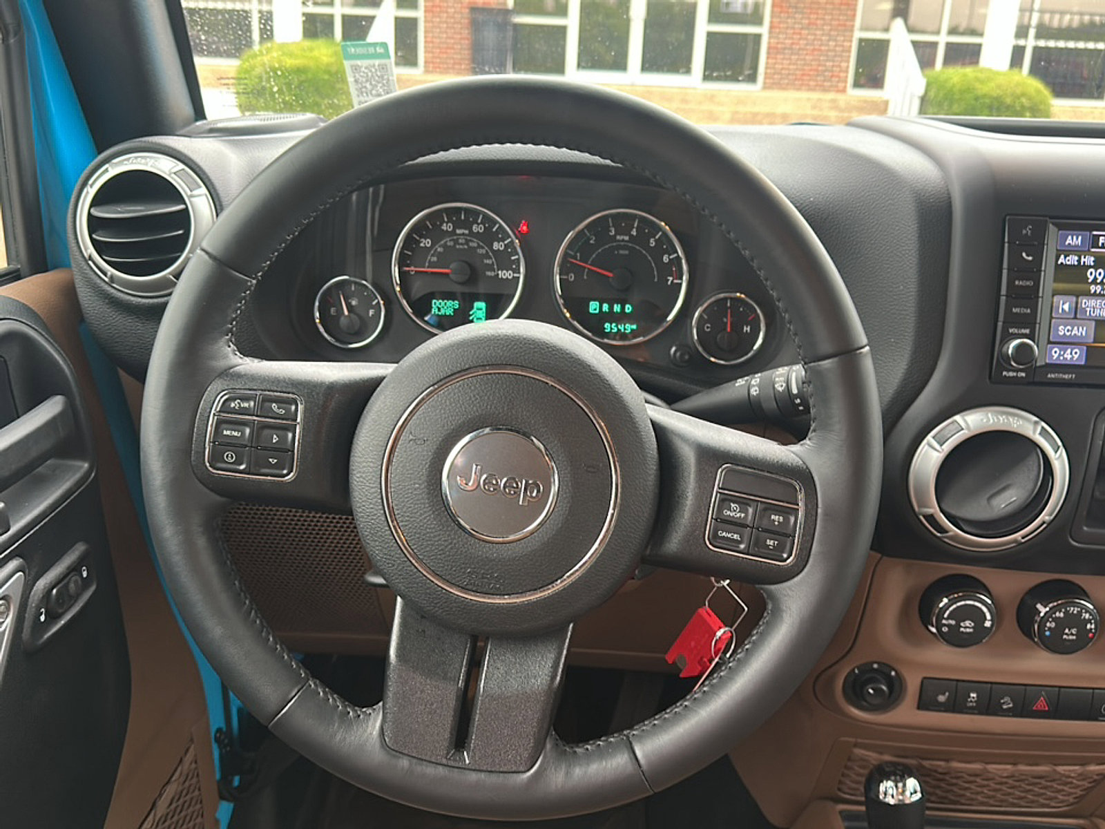 Used 2018 Jeep Wrangler Unlimited Sahara w/ Connectivity Group AWD/4WD image 12
