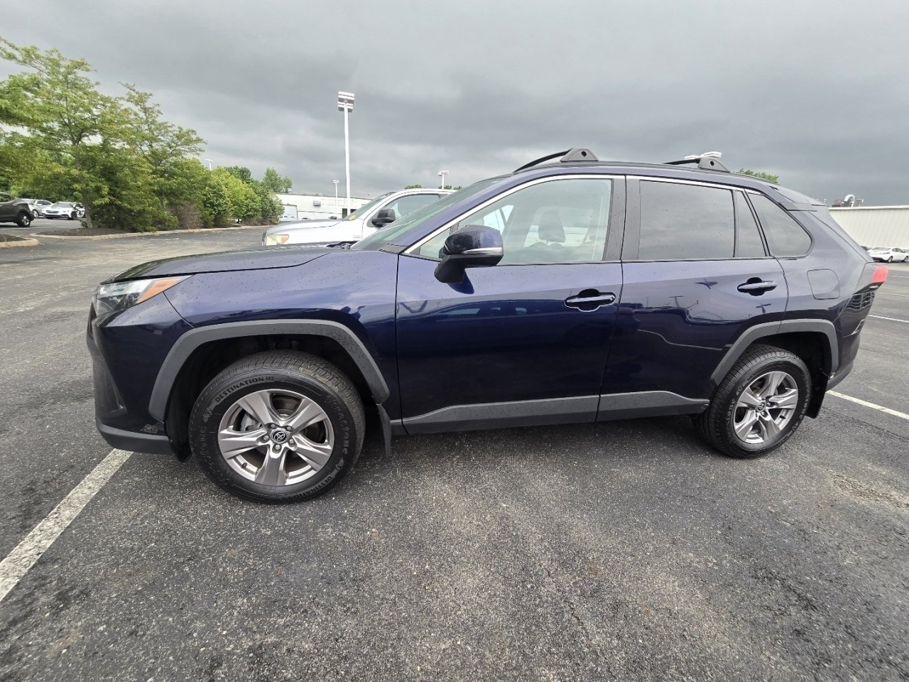 Used 2022 Toyota RAV4 XLE AWD/4WD image 4