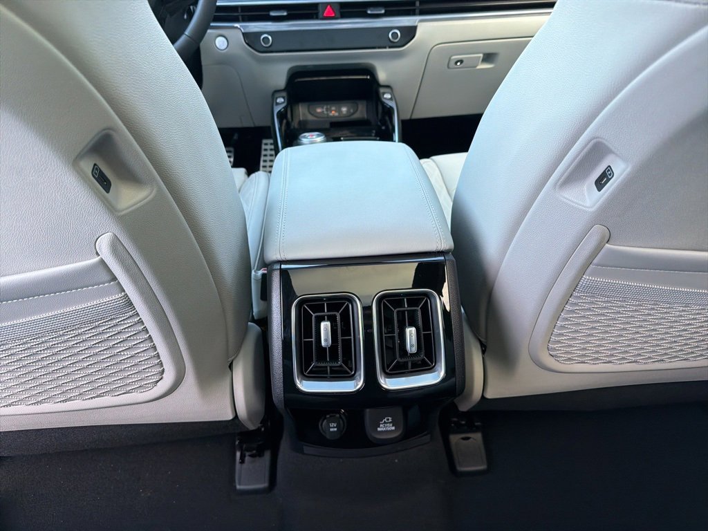 Used 2025 Kia Sorento SX Prestige image 25
