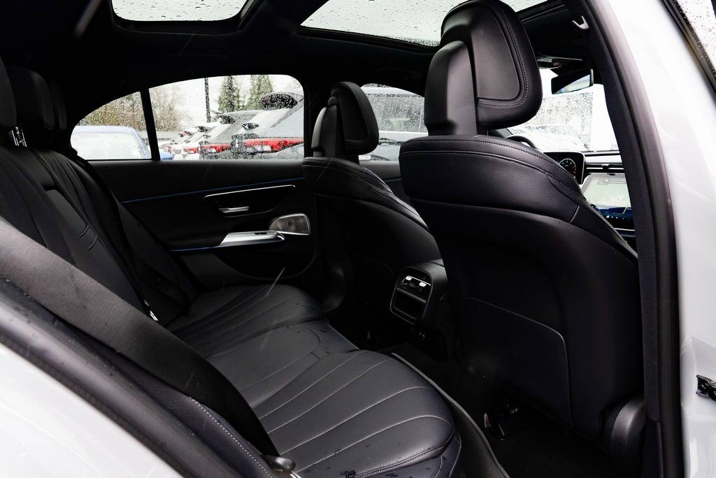 Used 2024 Mercedes-Benz E 350 4MATIC Sedan image 25
