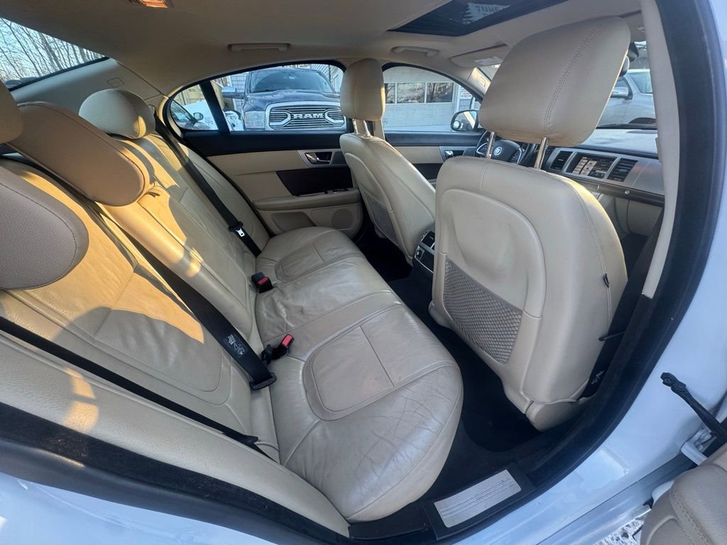 Used 2013 Jaguar XF 3.0 image 24