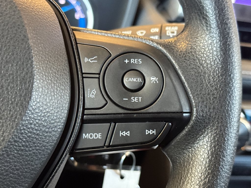 Used 2024 Toyota RAV4 LE AWD/4WD image 30
