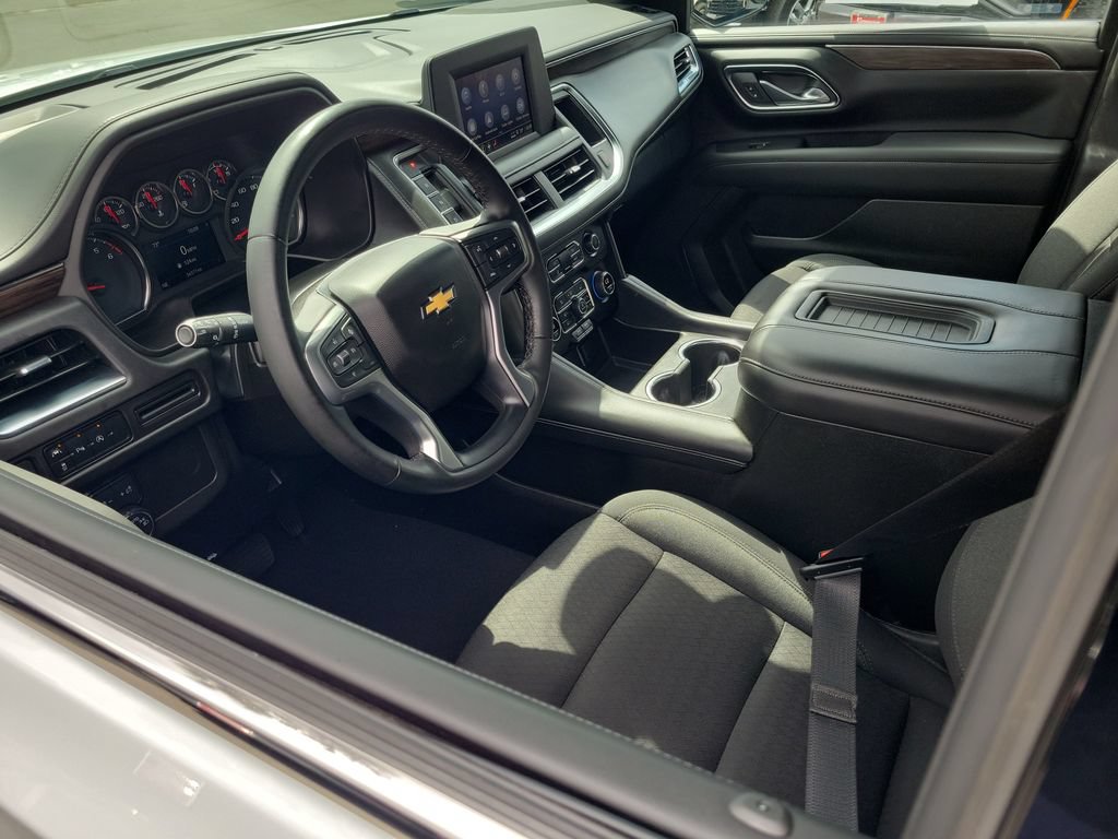 Used 2023 Chevrolet Tahoe LS RWD image 3