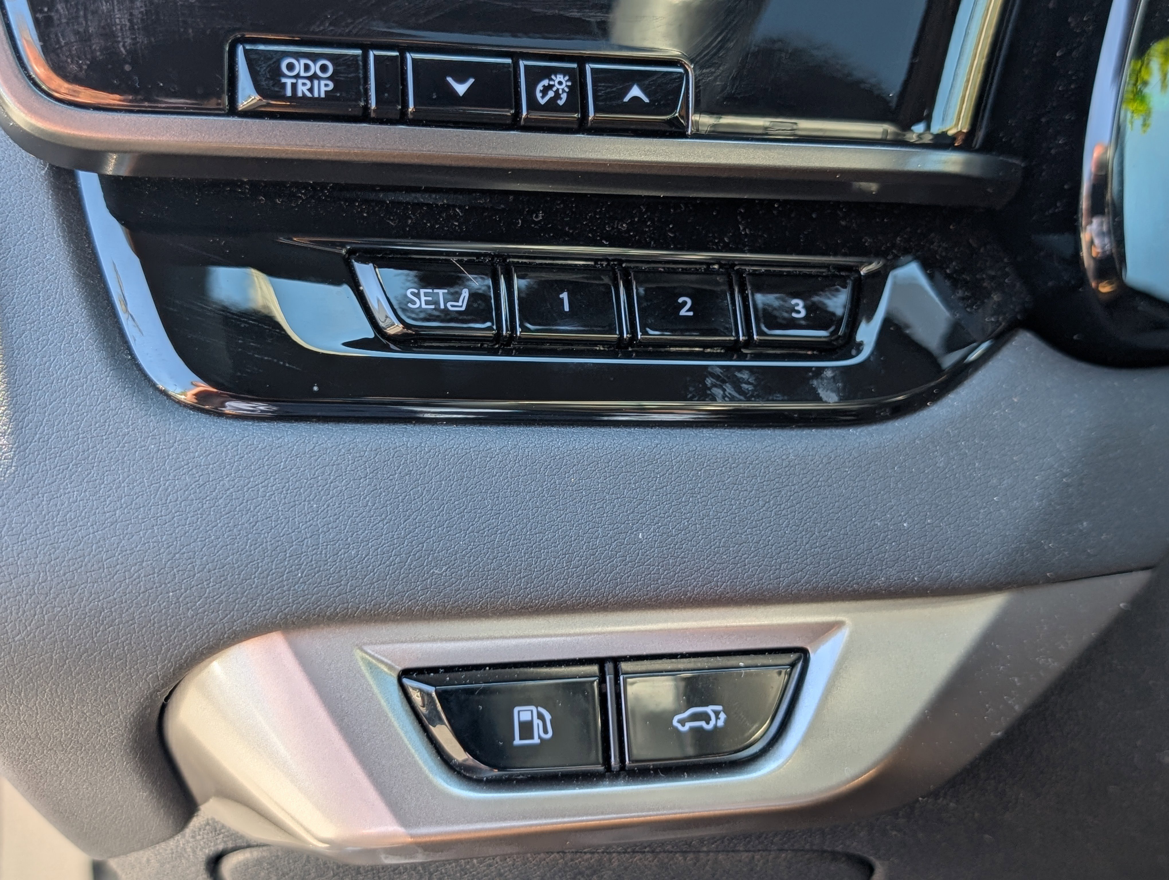 Used 2025 Lexus RX 350 Premium w/ Accessory Package (Z1) AWD/4WD image 22