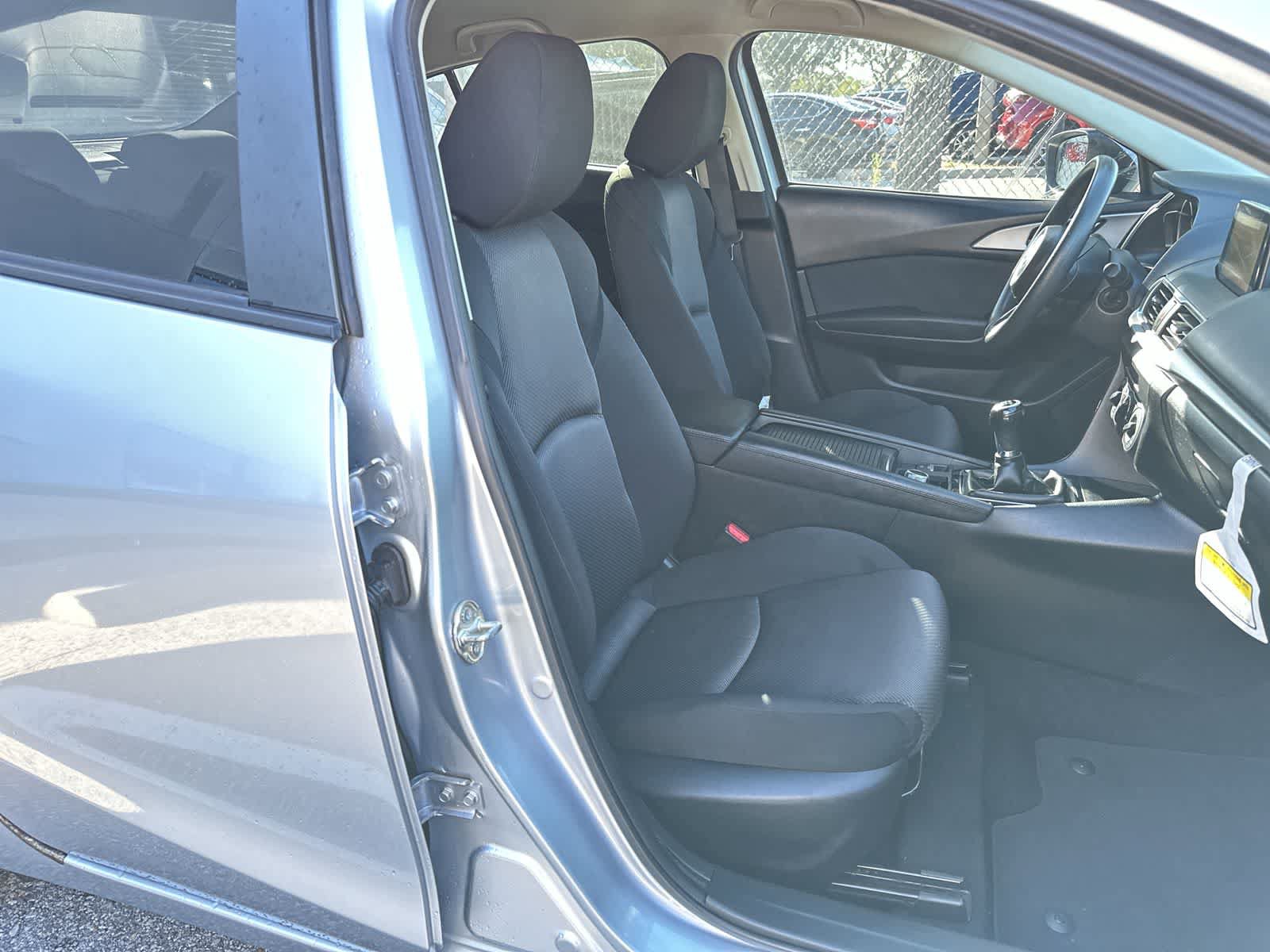 Used 2017 MAZDA MAZDA3 Sport FWD image 9