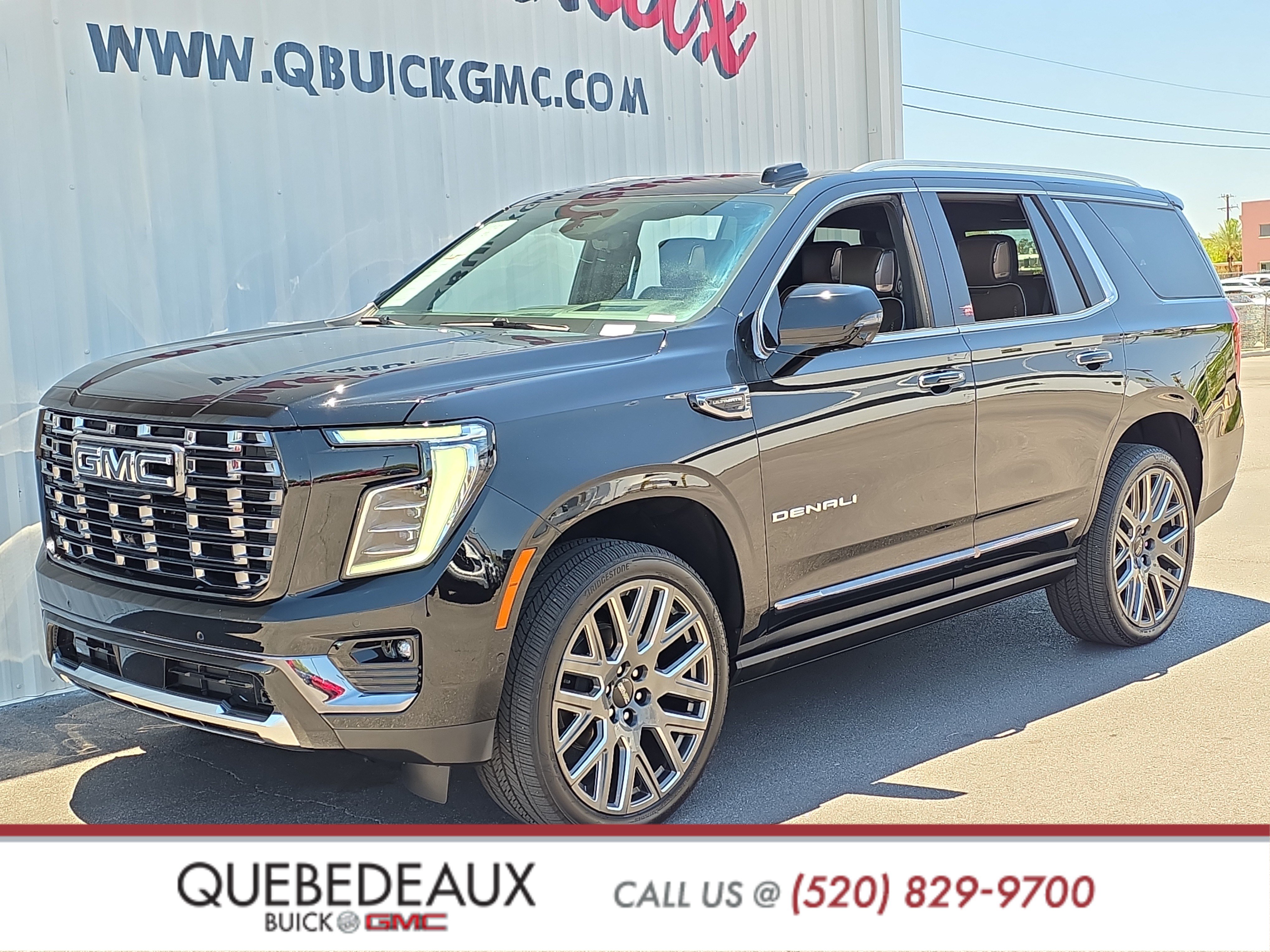 Used 2025 GMC Yukon Denali Ultimate AWD/4WD image 3