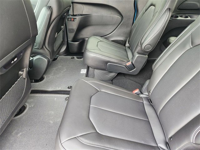 New 2026 Chrysler Pacifica Select image 18