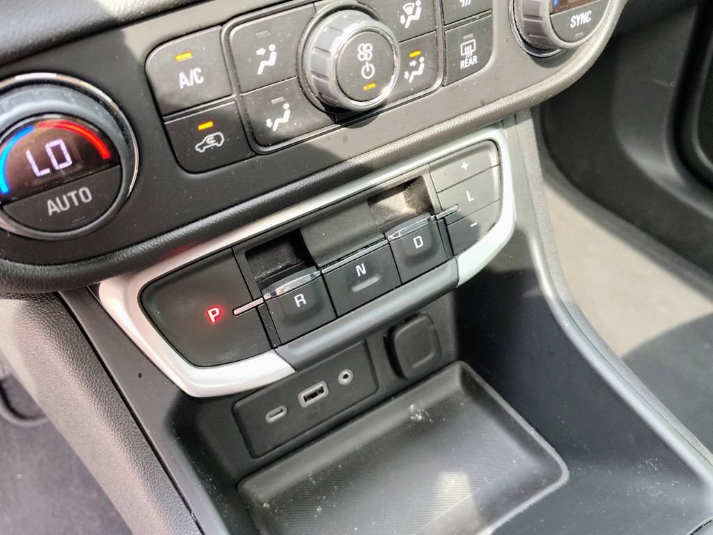 Certified 2022 GMC Terrain SLE w/ Driver Convenience Package AWD/4WD image 25
