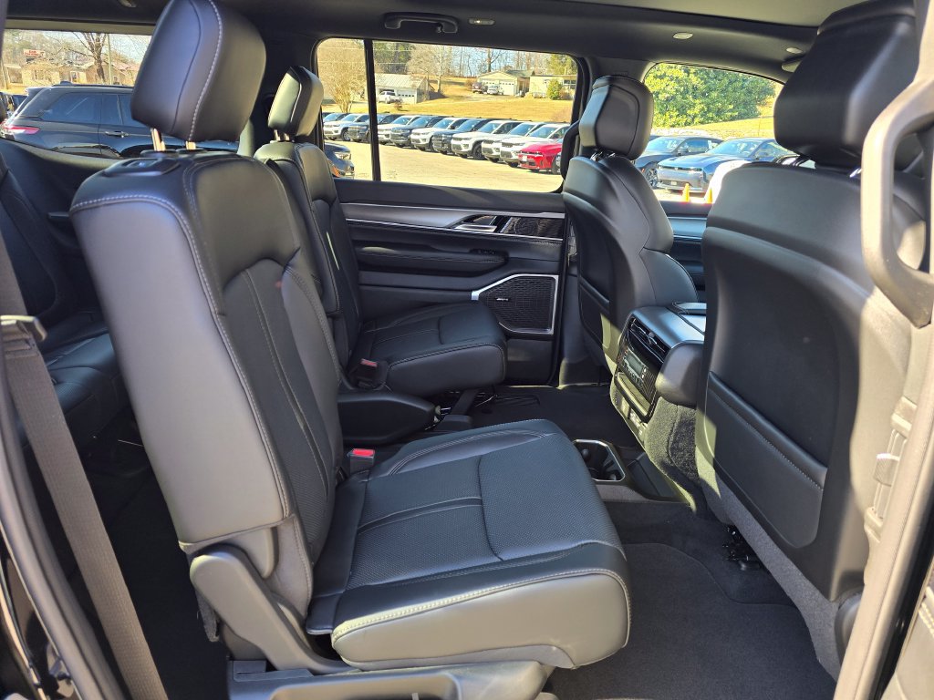 New 2026 Jeep Grand Wagoneer 4WD w/ Premium Group I image 28