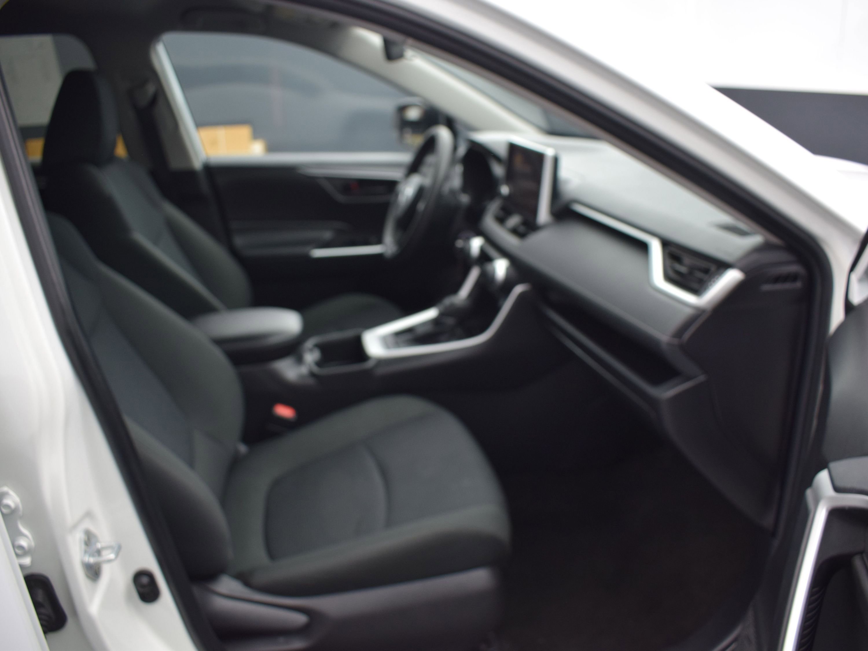 Used 2024 Toyota RAV4 LE image 10