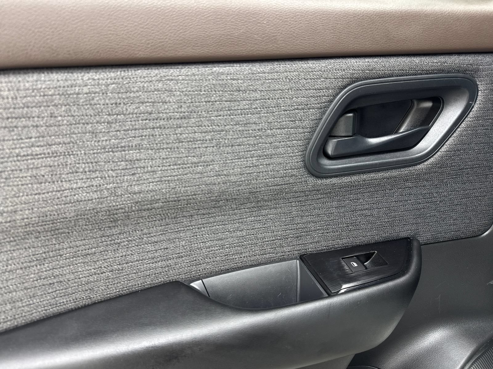 Used 2023 Nissan Rogue S FWD image 38