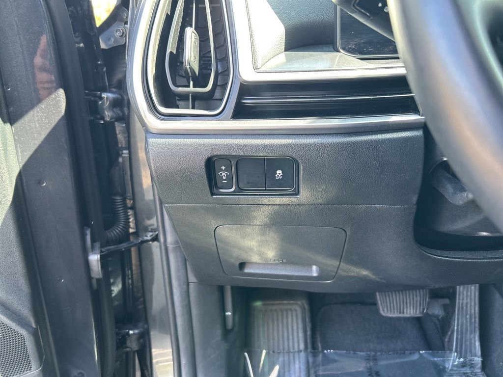 Used 2024 Kia Sorento S image 23