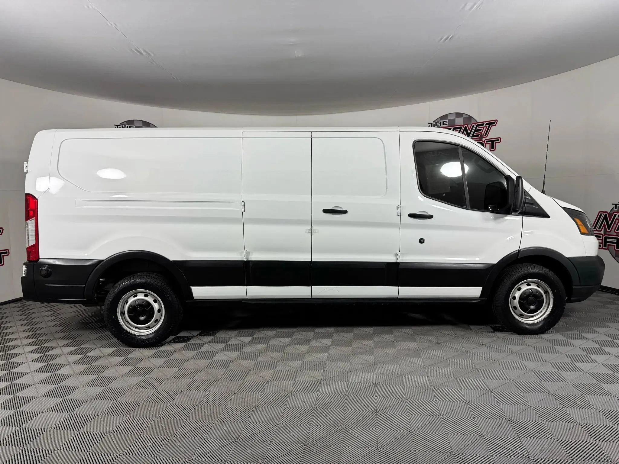 Used 2019 Ford Transit 250 148 Low Roof RWD image 8