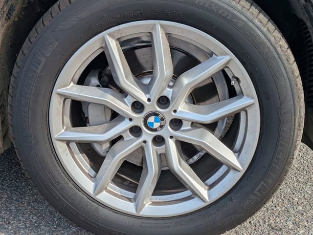 Used 2022 BMW X5 xDrive40i w/ Premium Package AWD/4WD image 11