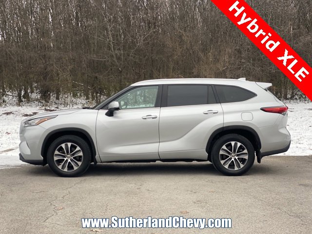 Used 2022 Toyota Highlander XLE image 4