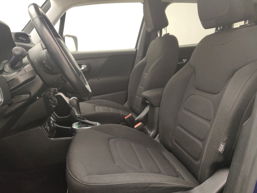 Used 2020 Jeep Renegade Latitude w/ Cold Weather Group AWD/4WD image 17