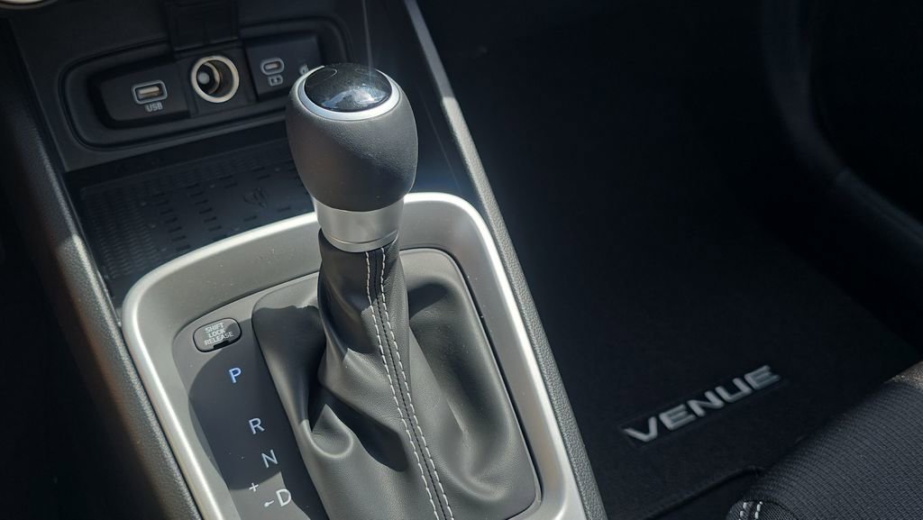 New 2026 Hyundai Venue SEL FWD image 21