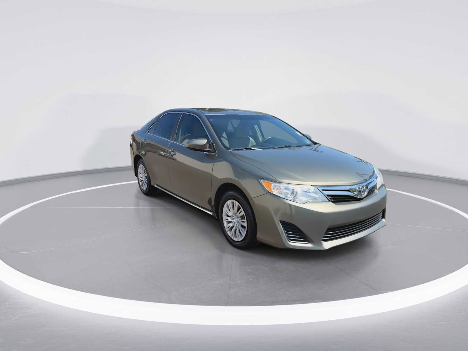 Used 2014 Toyota Camry LE FWD video 2