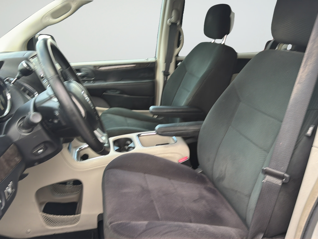 Used 2011 Dodge Grand Caravan Crew w/ Entertainment Group 1 FWD image 31