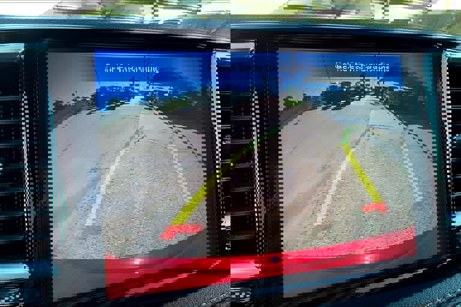 Used 2025 Chrysler Pacifica Limited image 24