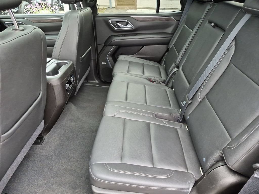 Used 2021 Chevrolet Tahoe Z71 w/ Z71 Off-Road Package AWD/4WD image 18