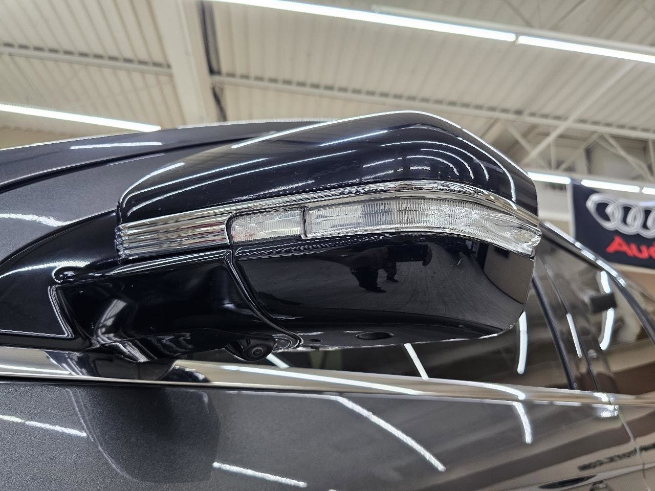 Used 2018 Lincoln Navigator Select w/ Technology Package image 11