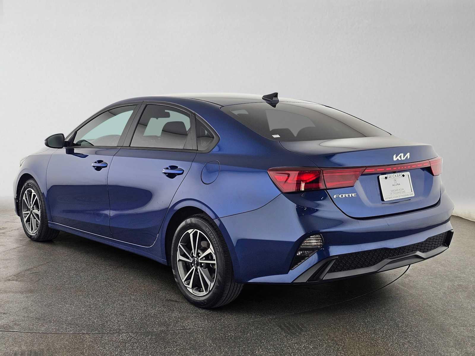 Used 2023 Kia Forte LXS w/ LXS Technology Package FWD image 5