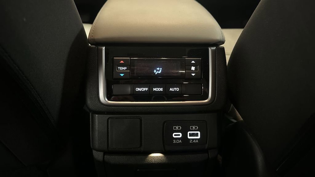 Used 2024 Subaru Ascent Premium w/ Convenience Package image 21