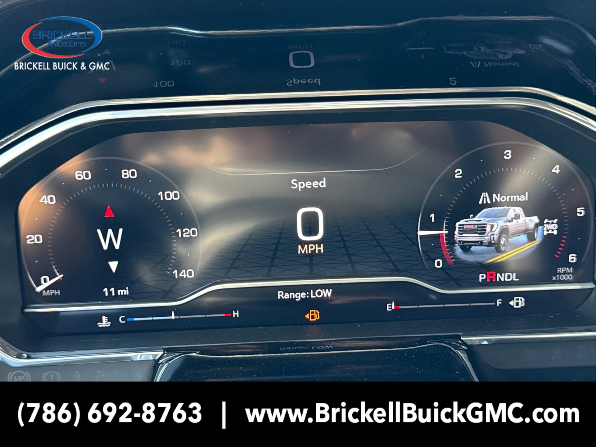 New 2025 GMC Sierra 3500 SLT w/ SLT Convenience Package image 19