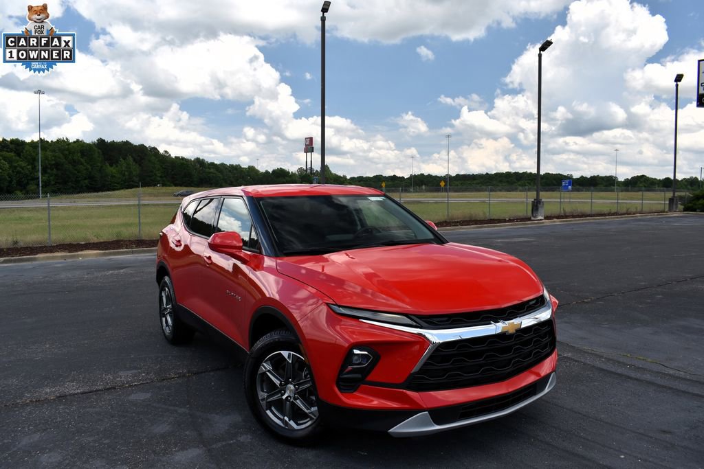 Used 2023 Chevrolet Blazer LT FWD image 1