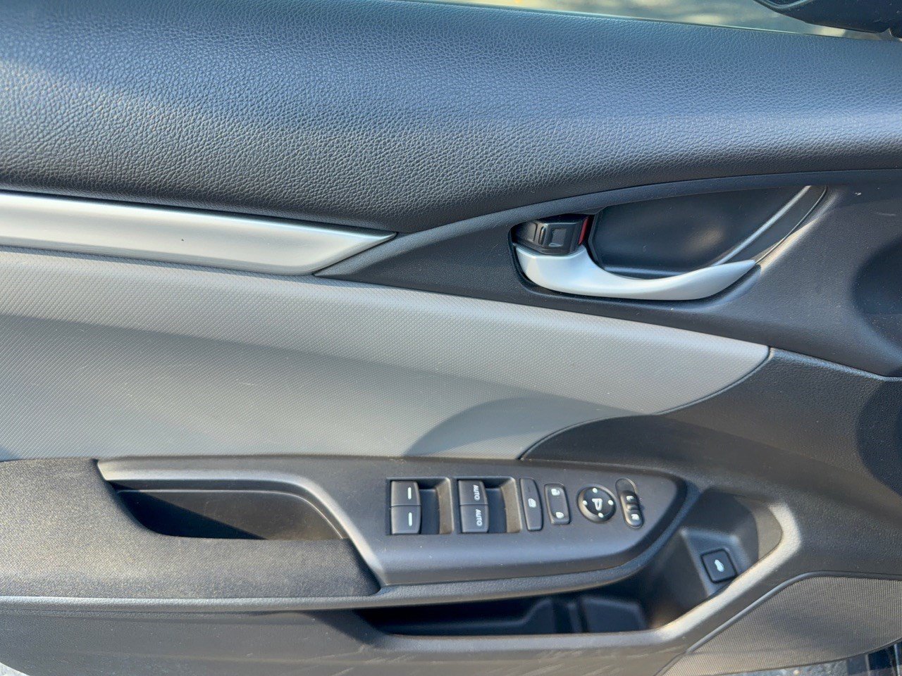 Used 2019 Honda Civic LX image 14