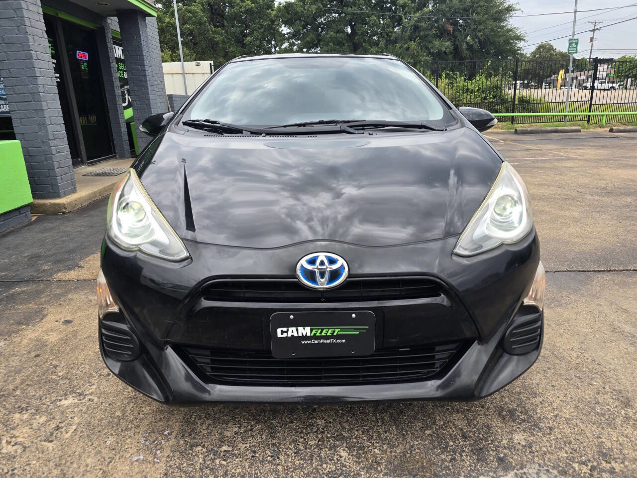Used 2016 Toyota Prius C Two image 57