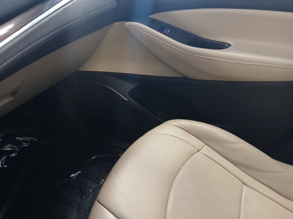 Used 2018 Buick Enclave Essence FWD image 41
