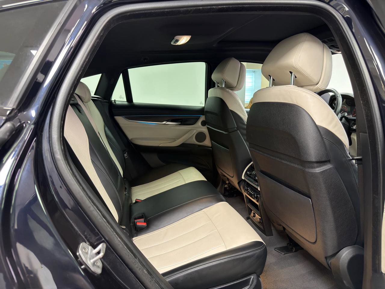 Used 2018 BMW X6 w/ Sports Activity Package image 31