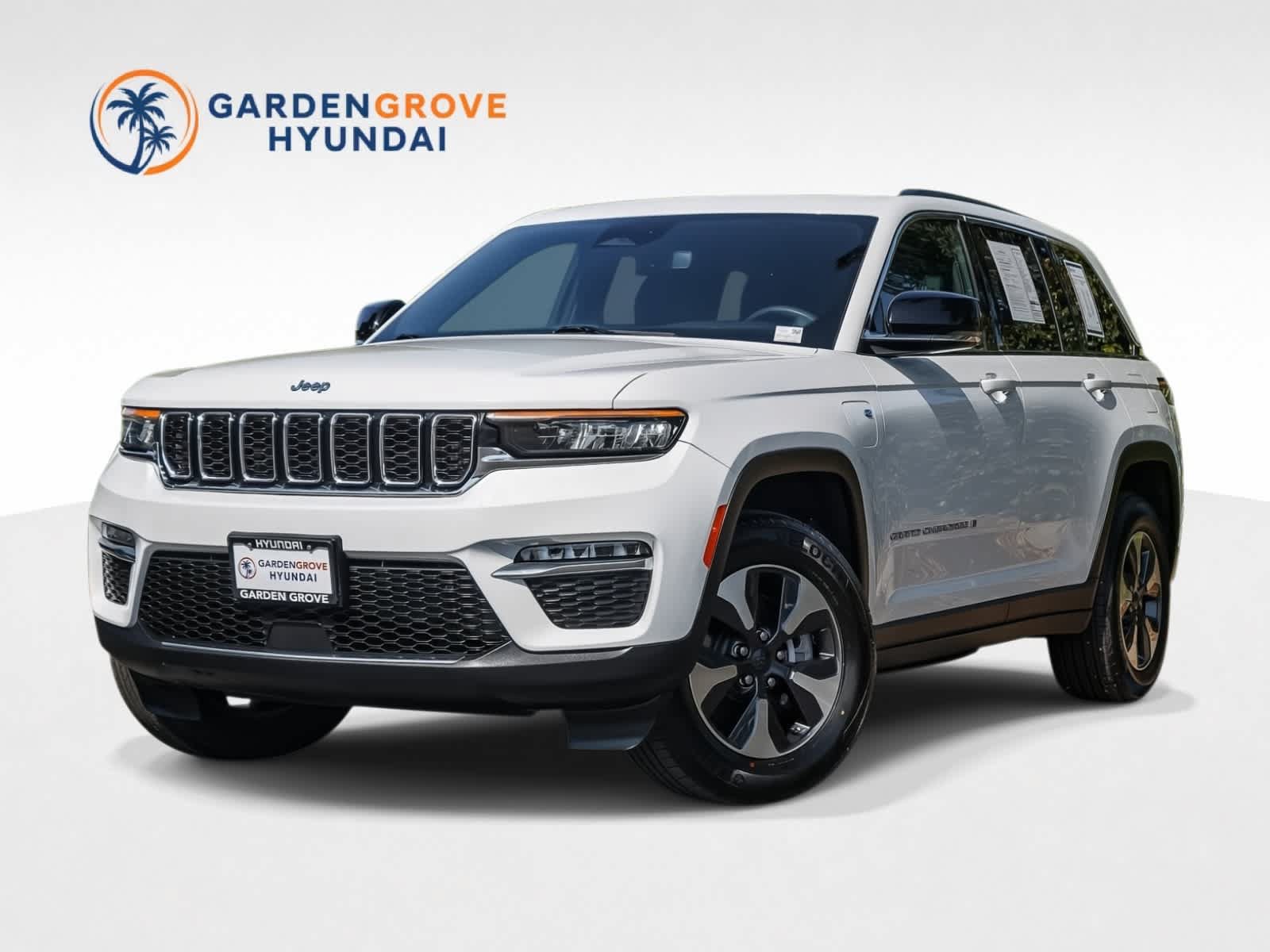 Used 2024 Jeep Grand Cherokee Limited 4xe AWD/4WD image 1