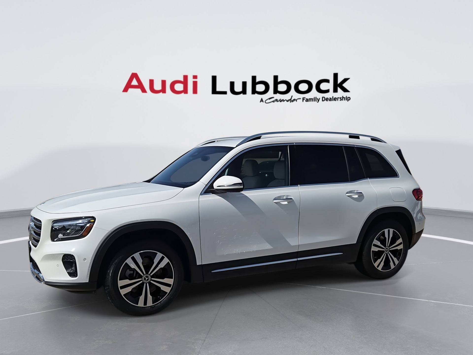 Used 2025 Mercedes-Benz GLB 250 image 5