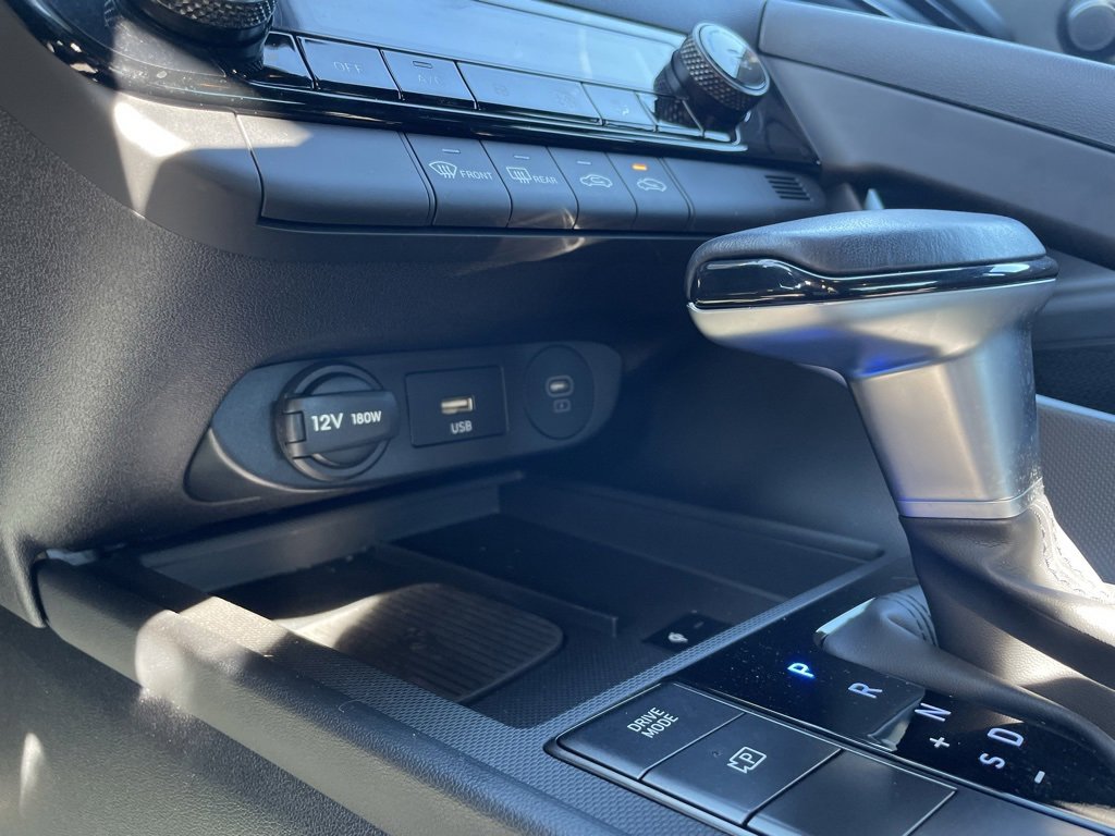 Used 2025 Hyundai Elantra Sport image 24