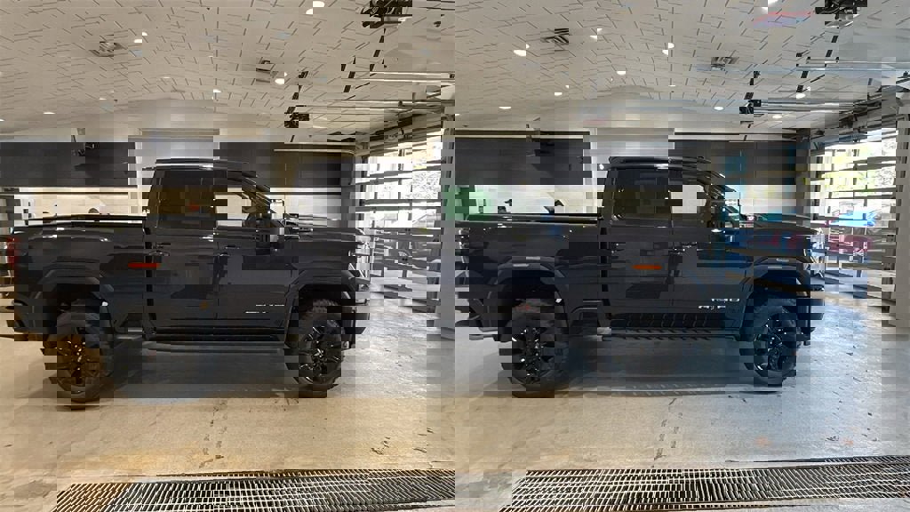 New 2026 GMC Sierra 3500 AT4 w/ AT4 Premium Plus Package image 8