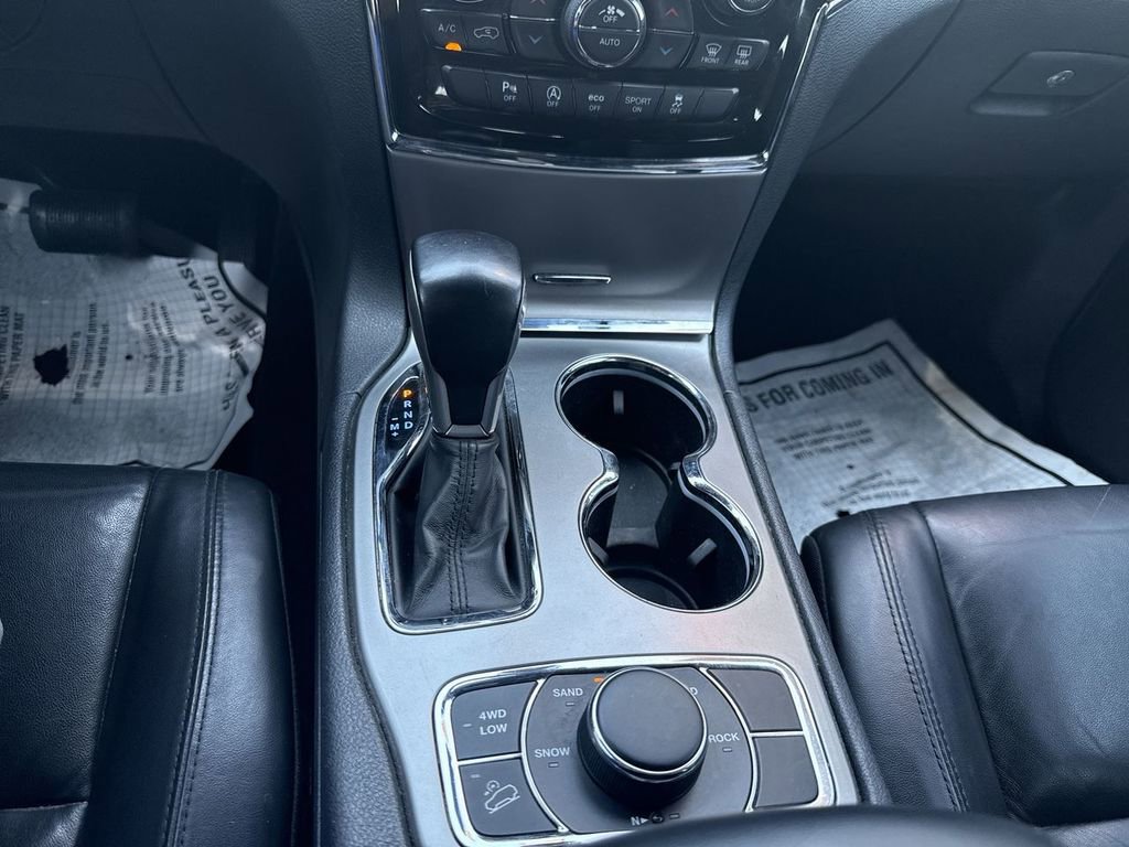 Used 2020 Jeep Grand Cherokee Limited AWD/4WD image 27