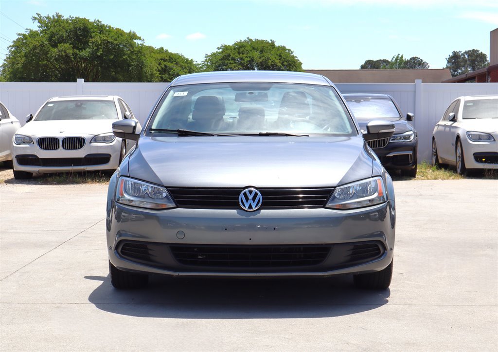 Used 2012 Volkswagen Jetta TDI FWD image 2