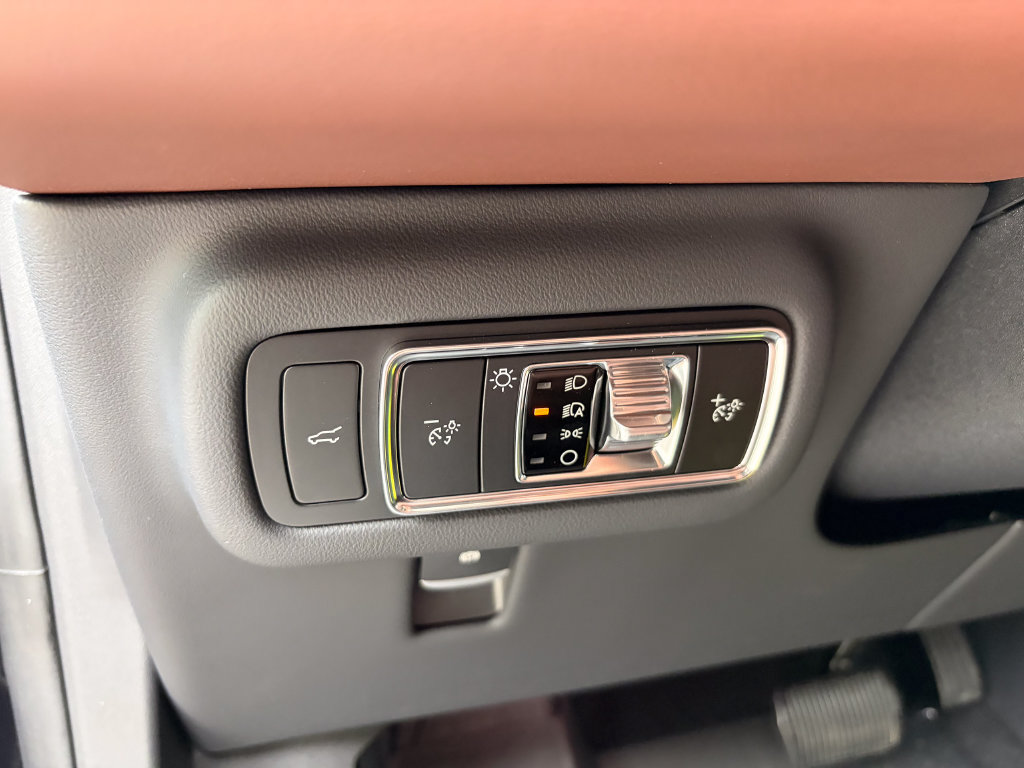 New 2026 Lincoln Nautilus Reserve w/ Jet Appearance Package AWD/4WD image 12