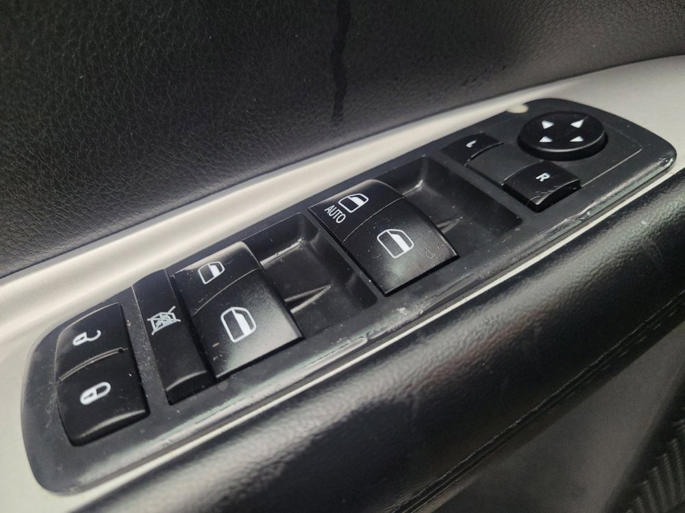 Used 2020 Dodge Journey SE FWD image 27