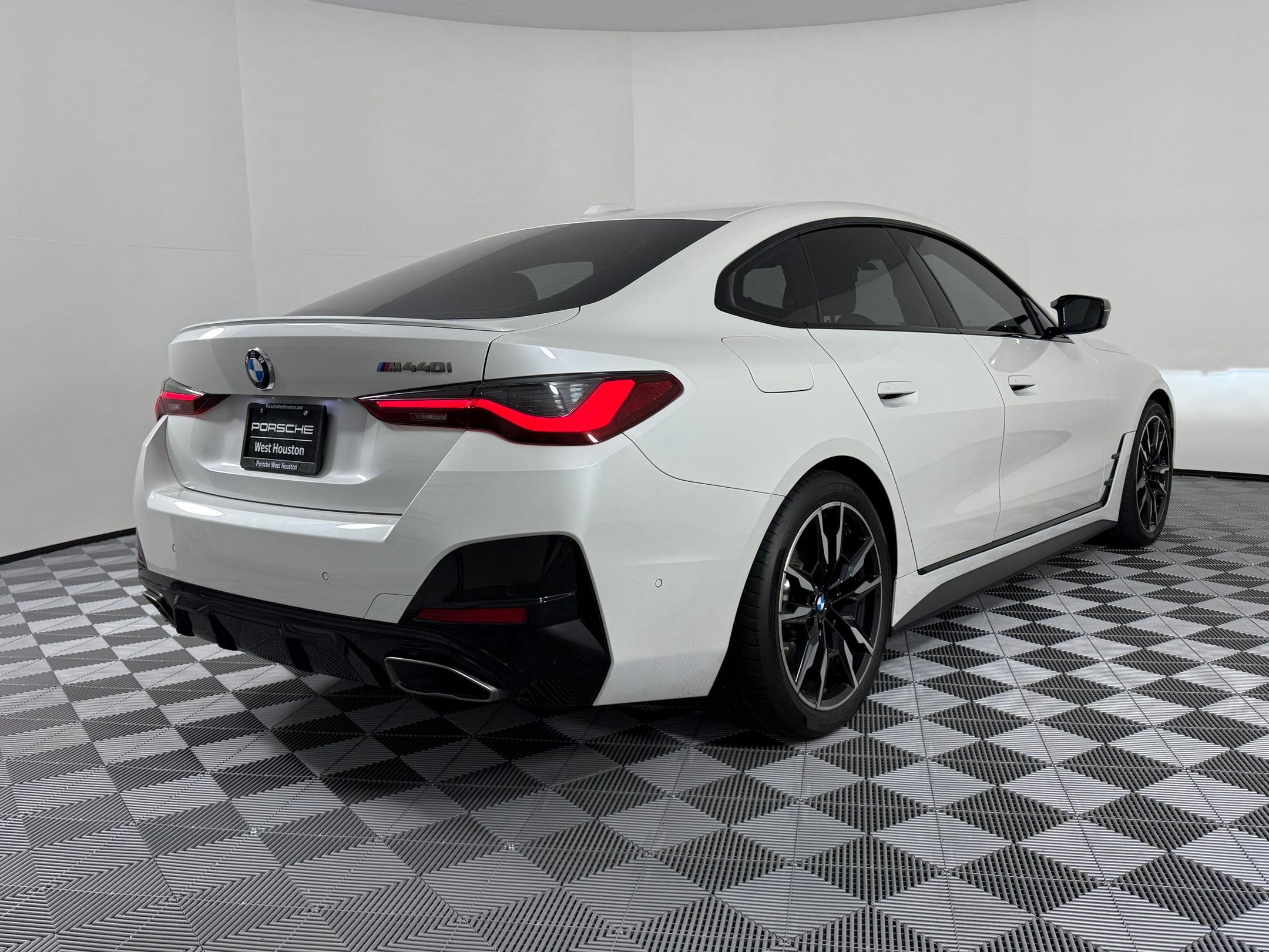 Used 2023 BMW M440i Gran Coupe image 9