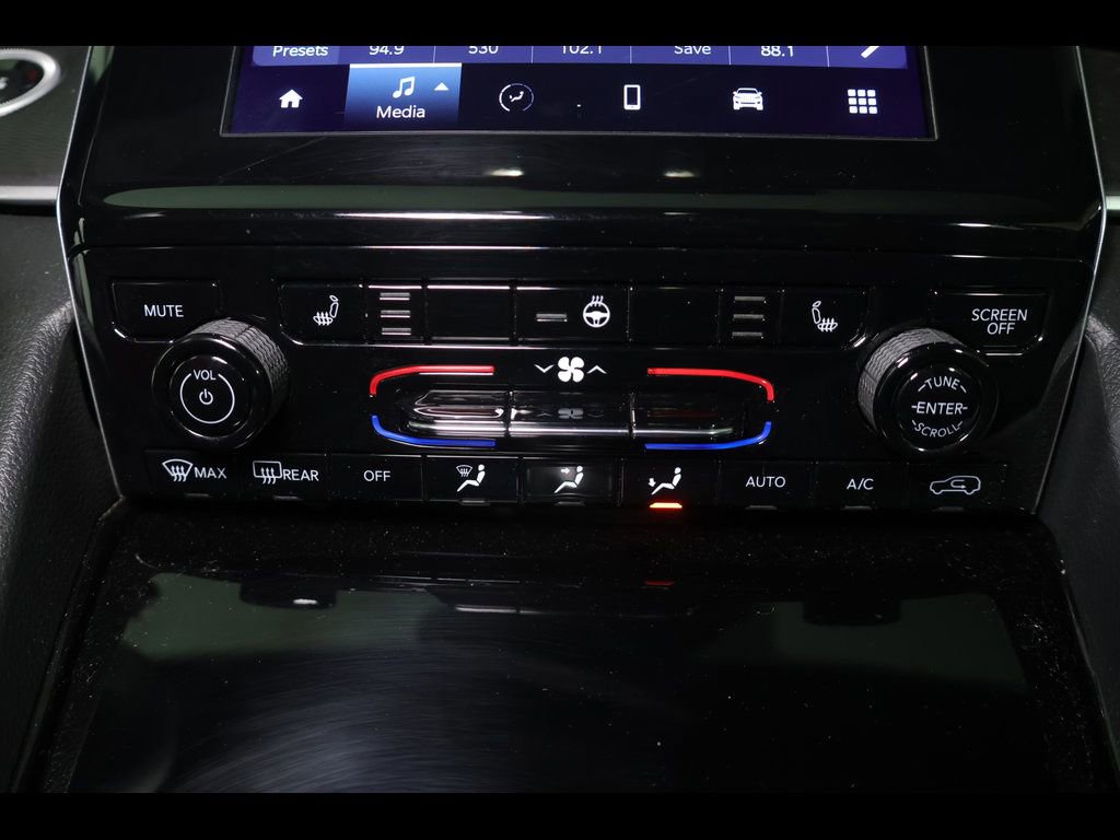 Used 2023 Jeep Grand Cherokee Altitude image 25