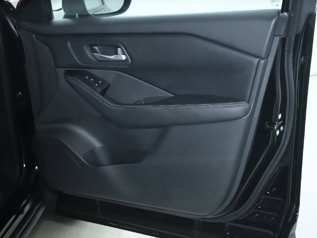 Certified 2026 Nissan Rogue SV w/ Cold Weather Package image 33