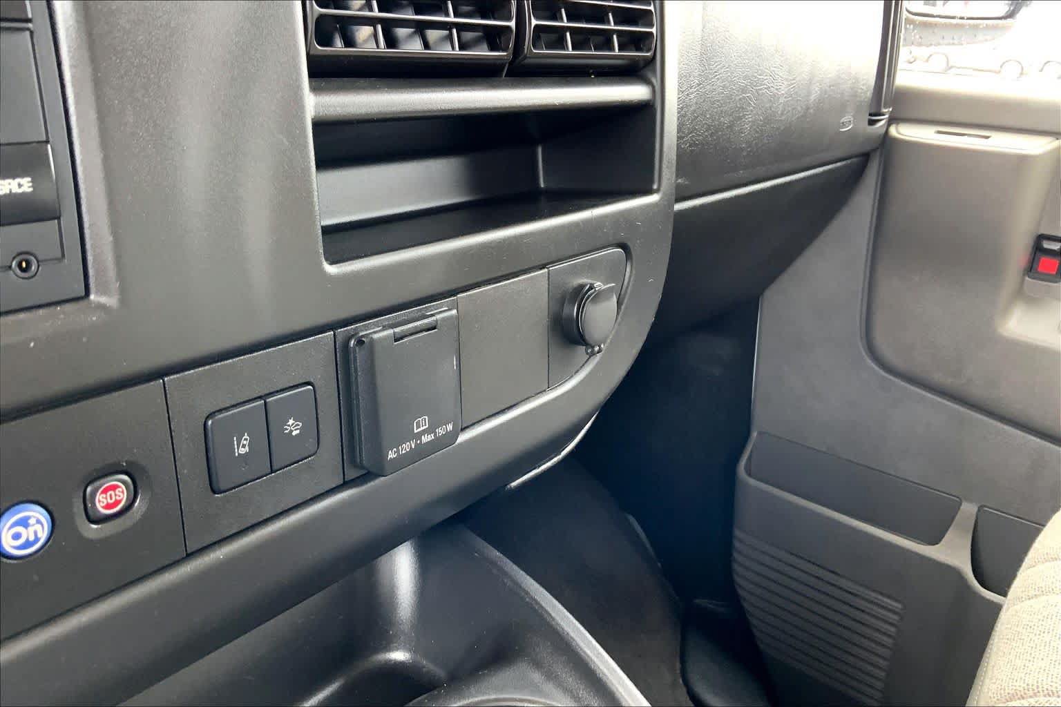 Used 2020 Chevrolet Express 2500 LT w/ LT Preferred Equipment Group RWD image 33