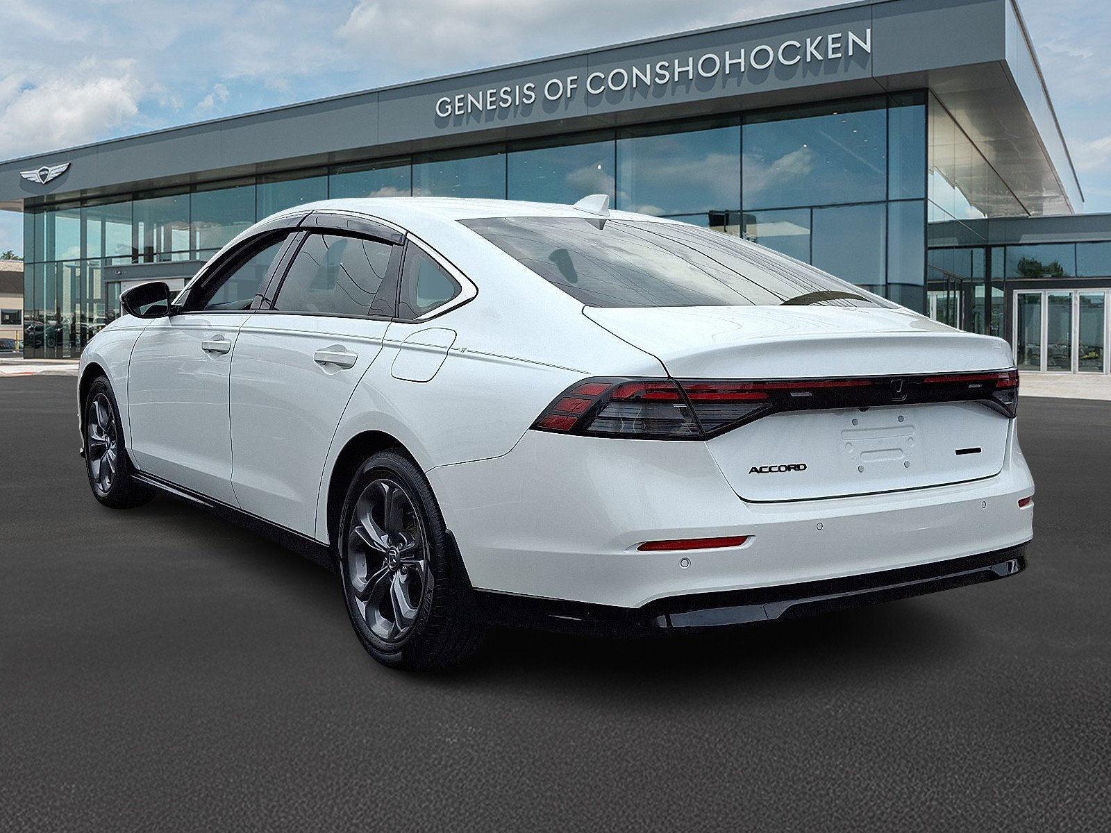 Used 2023 Honda Accord EX-L image 4