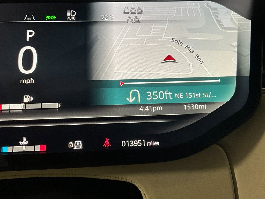 Used 2024 Land Rover Range Rover Long Wheelbase SE image 17