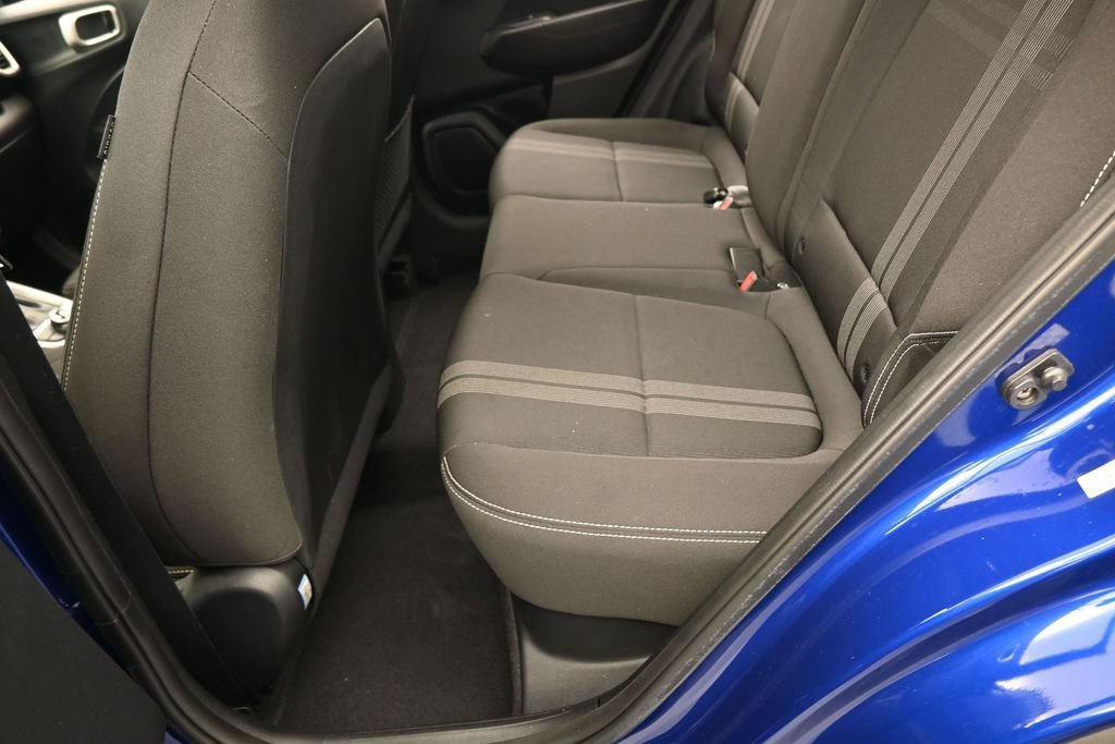 Used 2022 Hyundai Venue SEL FWD image 30